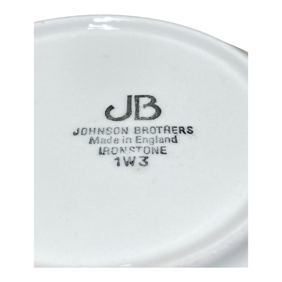 Vintage Johnson Bros. UK “Bergren” Ironstone 1W3 Service Bowl - Picture 4 of 4